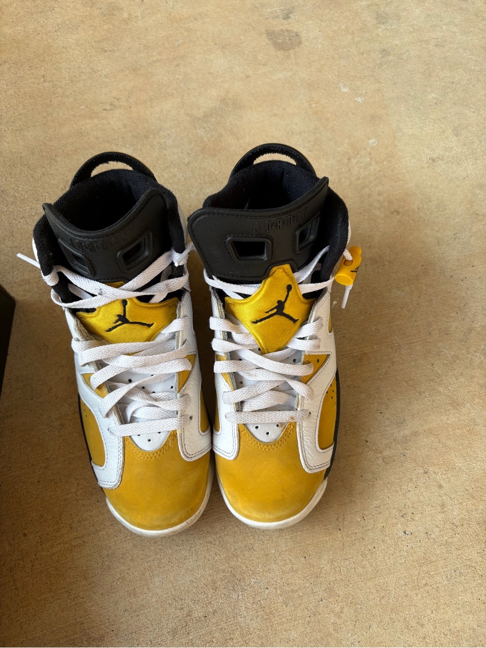 Jordan Kids' High-Top Sneakers in Yellow, White and Black